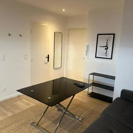 Steps From The Palace, Beach, Center Apartment